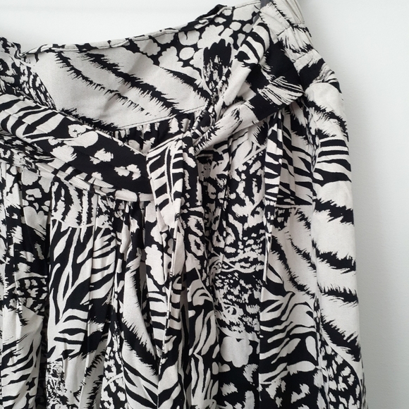 Retro Y2K Abstract Black and White Animal Print Maxi Skirt - Picture 8 of 10